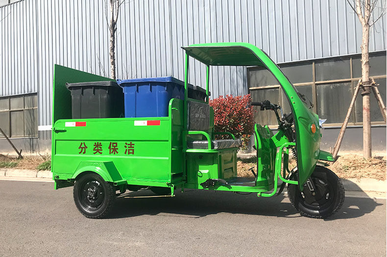 Tricycle électrique de transport des déchets TKW-4000 (4 bacs)