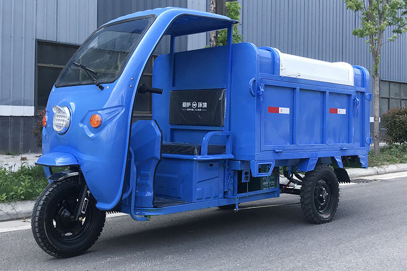 Tricycle électrique de collecte des déchets TKW-1800, avec benne fermée