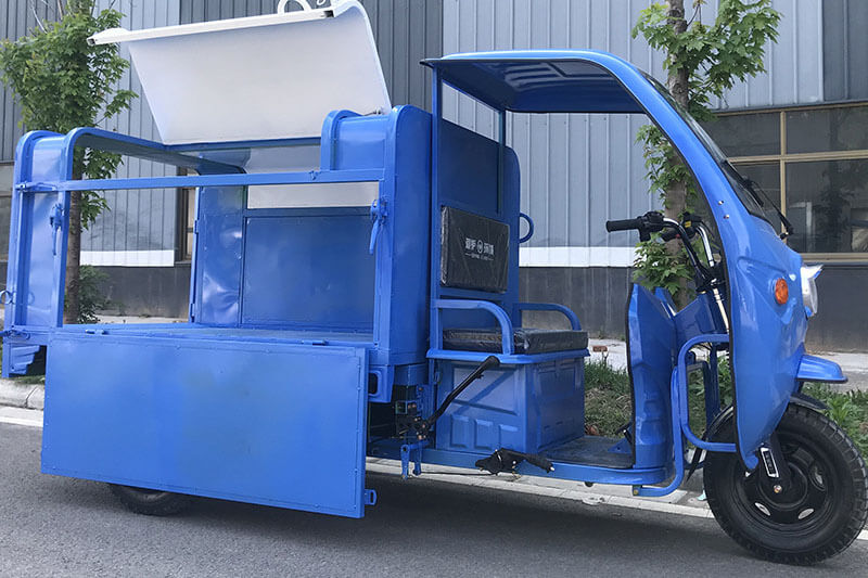 Tricycle électrique de collecte des déchets TKW-1800, avec benne fermée