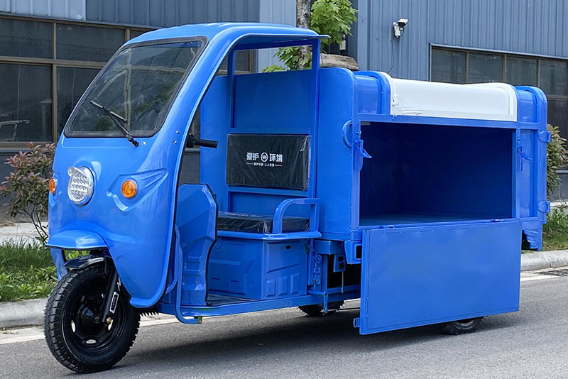 Tricycle électrique de collecte des déchets TKW-1800, avec benne fermée