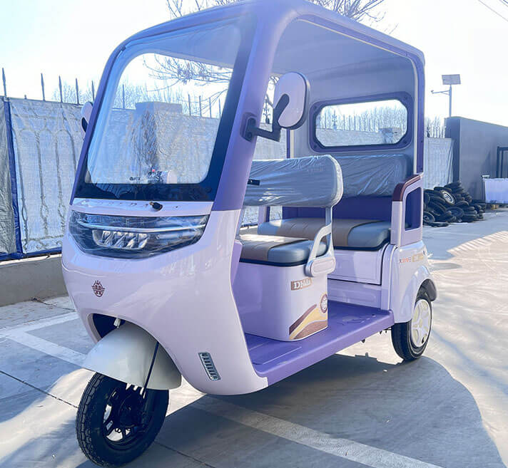 Triciclo elétrico de passageiros TKW-GD02