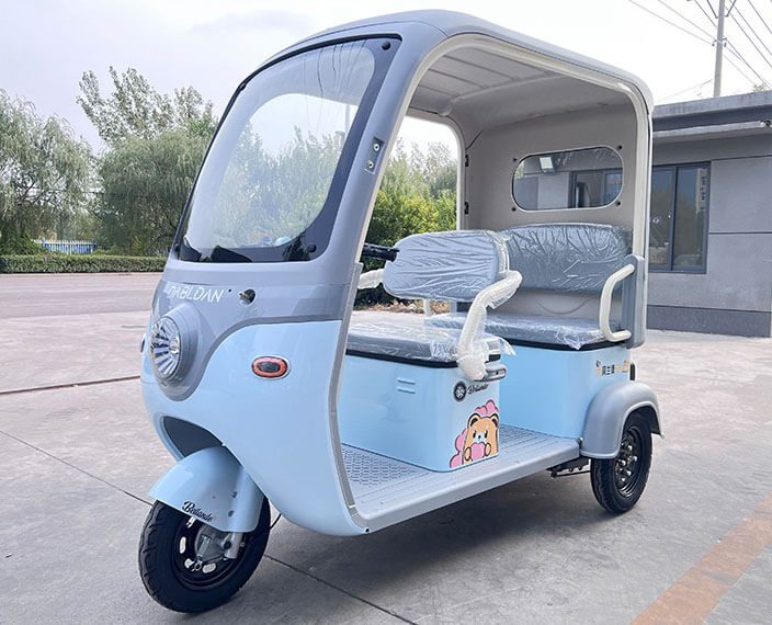 Triciclo elétrico de passageiros TKW-GD02